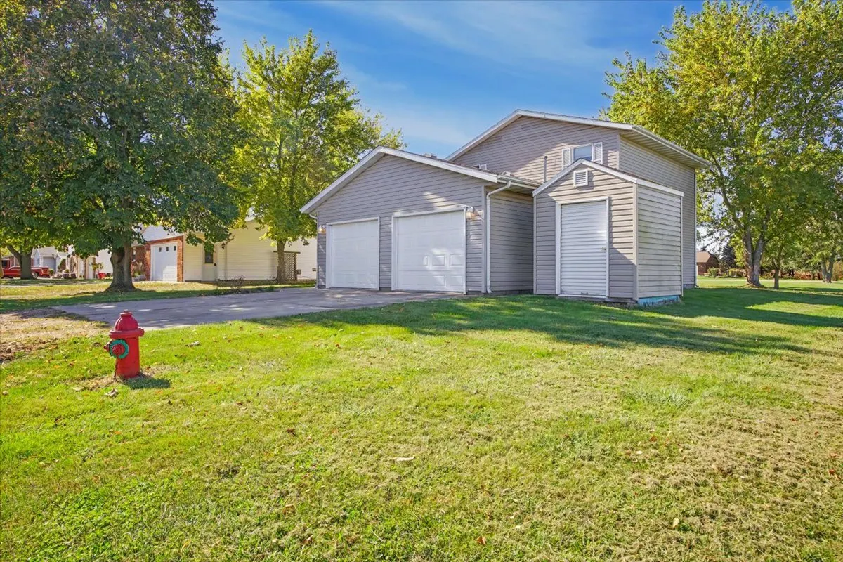 718 N Leona Lane IL