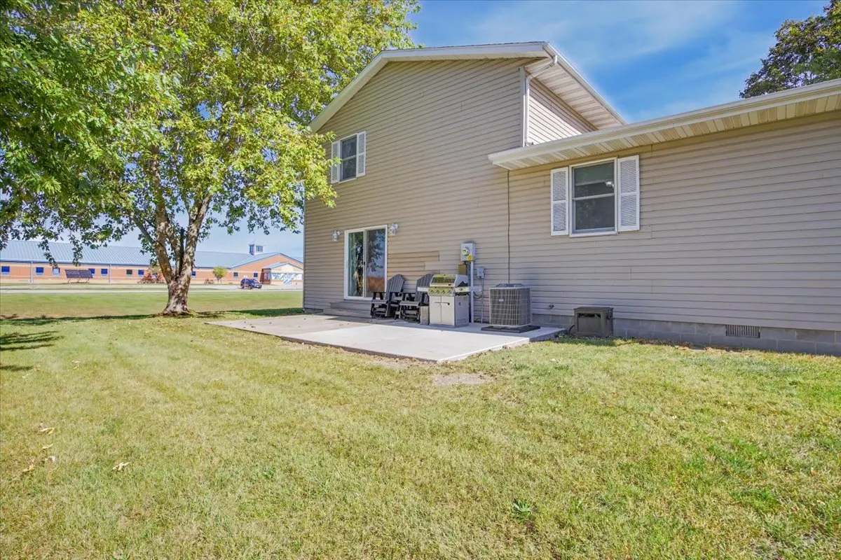 718 N Leona Lane IL