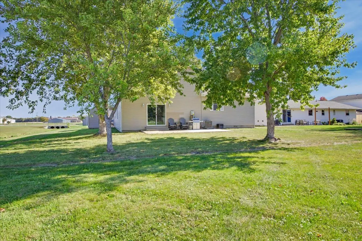 718 N Leona Lane IL