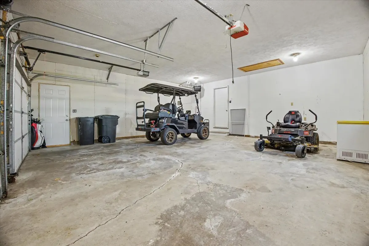718 N Leona Lane IL