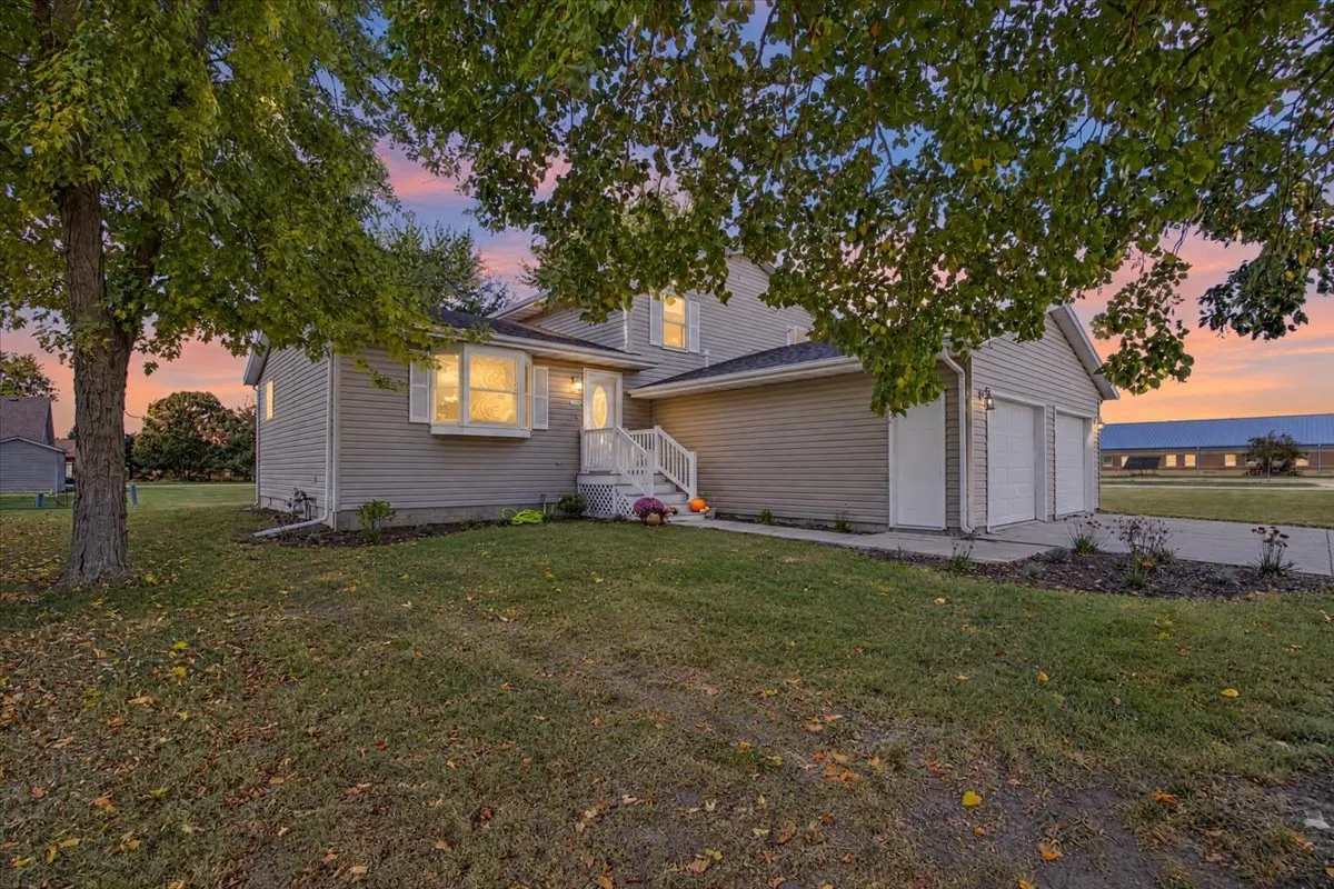 718 N Leona Lane IL