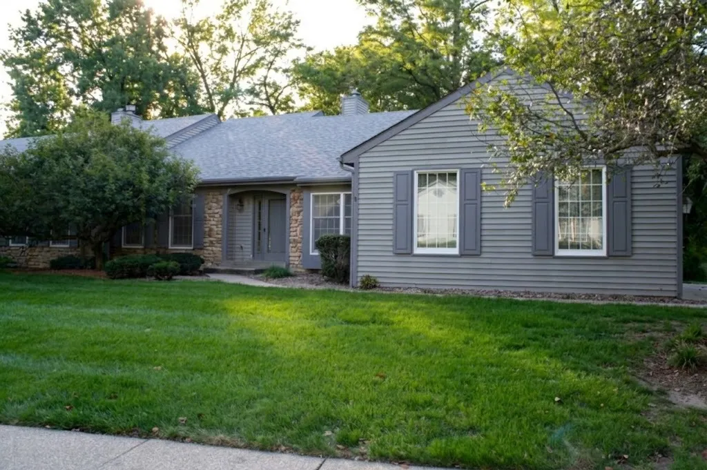 15 Thornwood Court IL #15