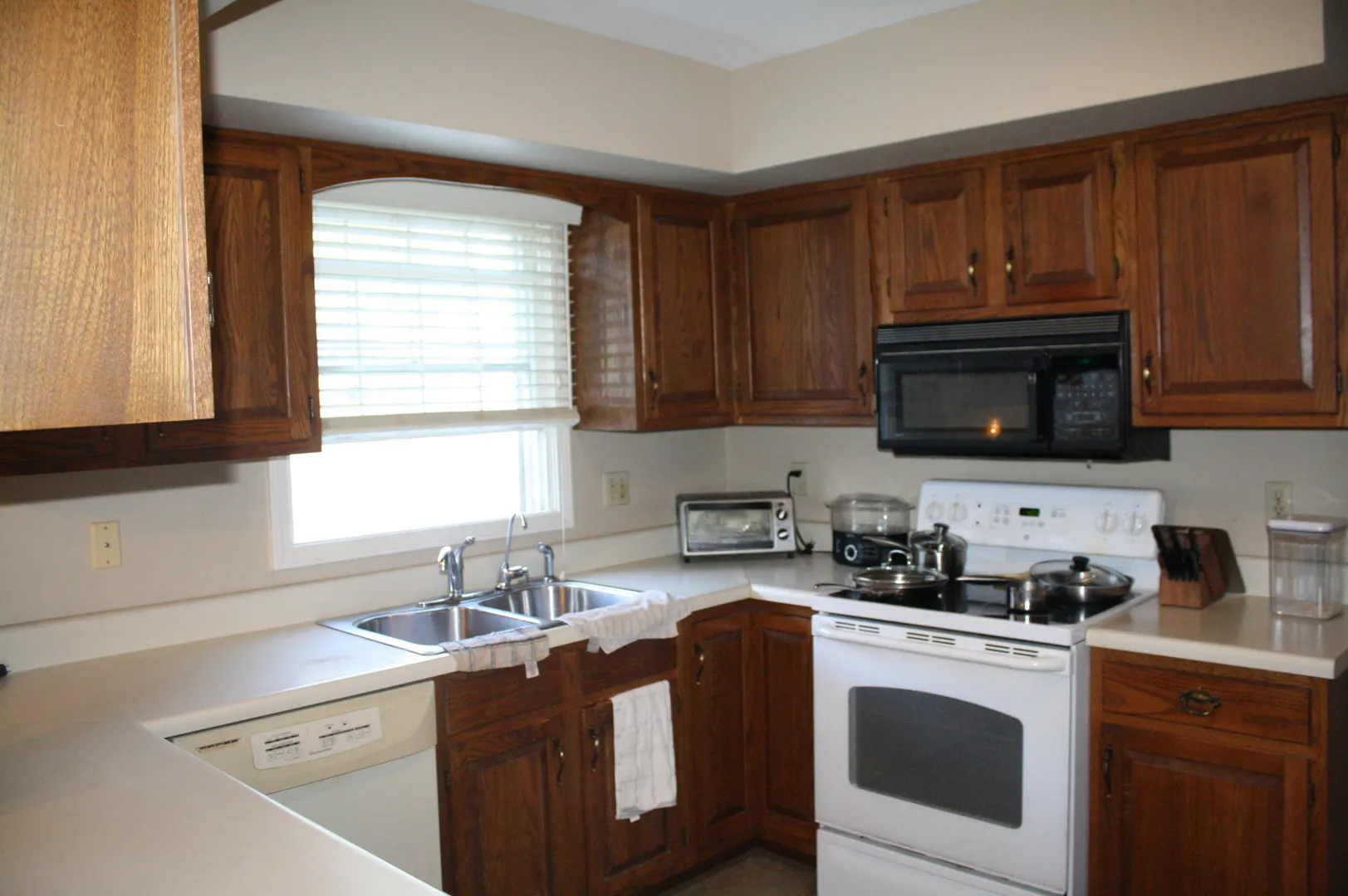 15 Thornwood Court IL #15