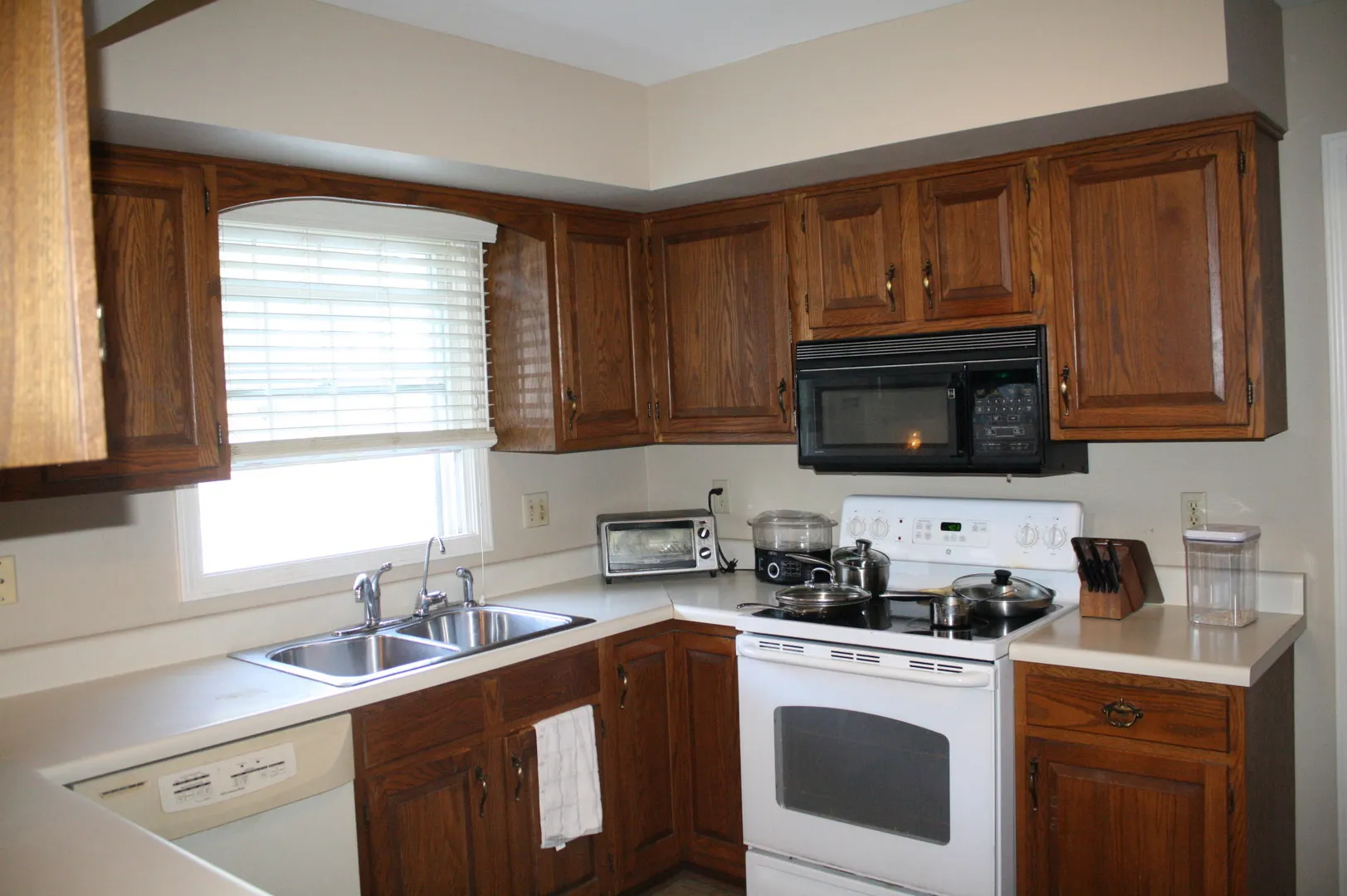 15 Thornwood Court IL #15