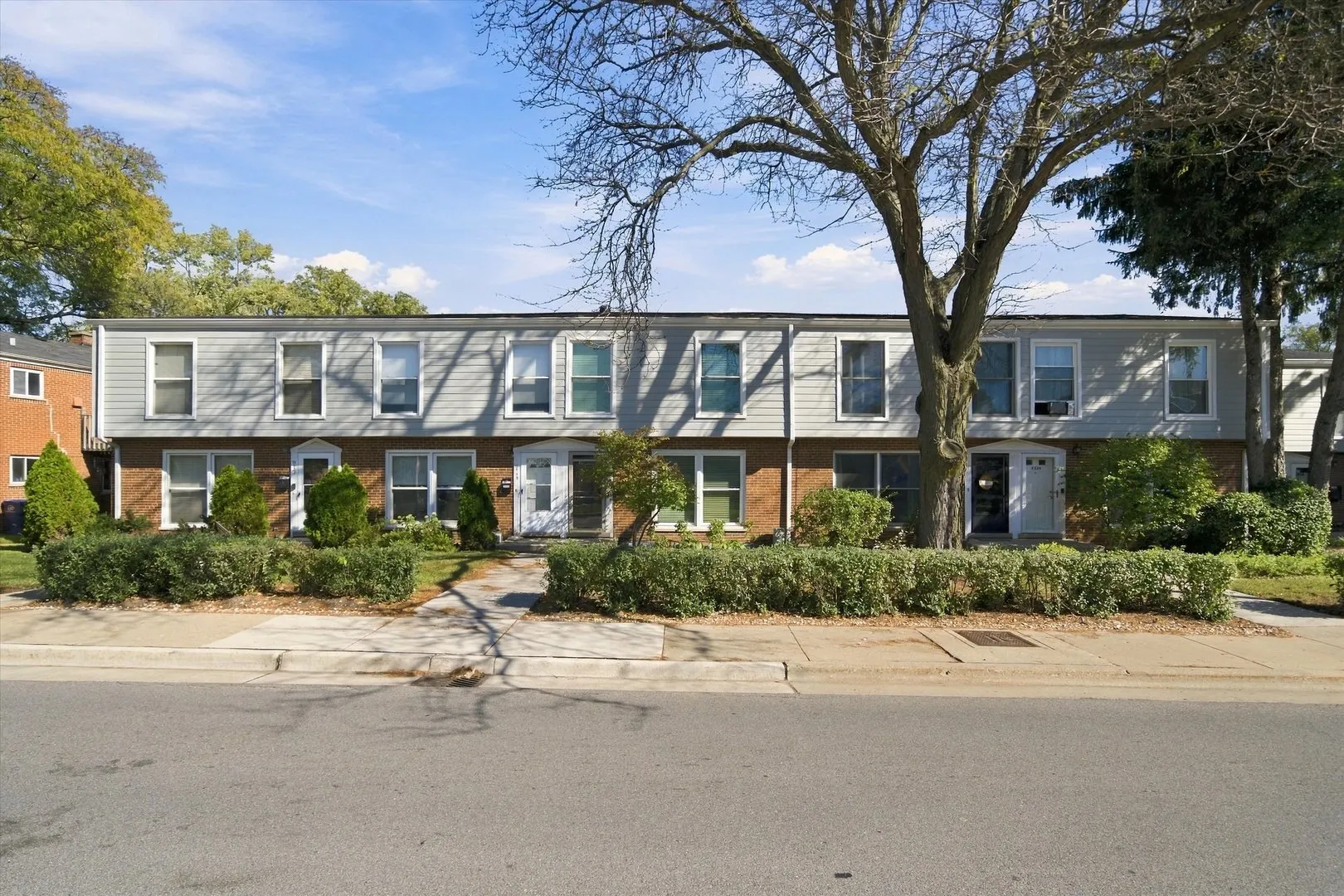 911 Waukegan Road IL #B