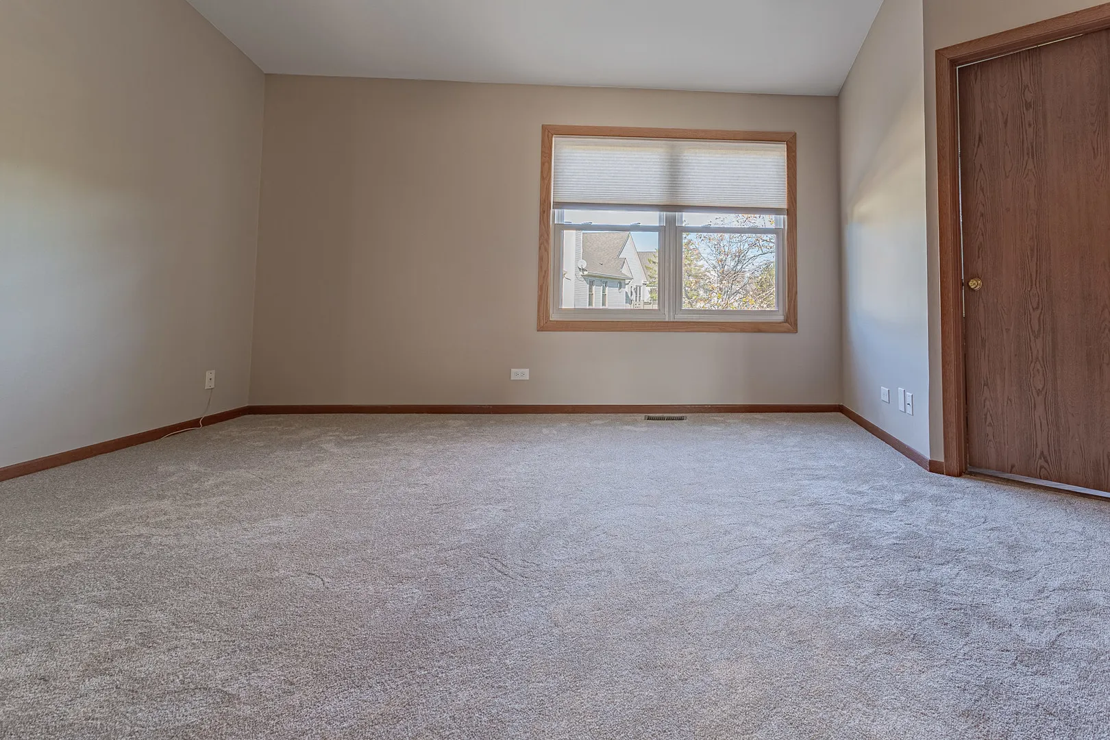 279 University Lane IL