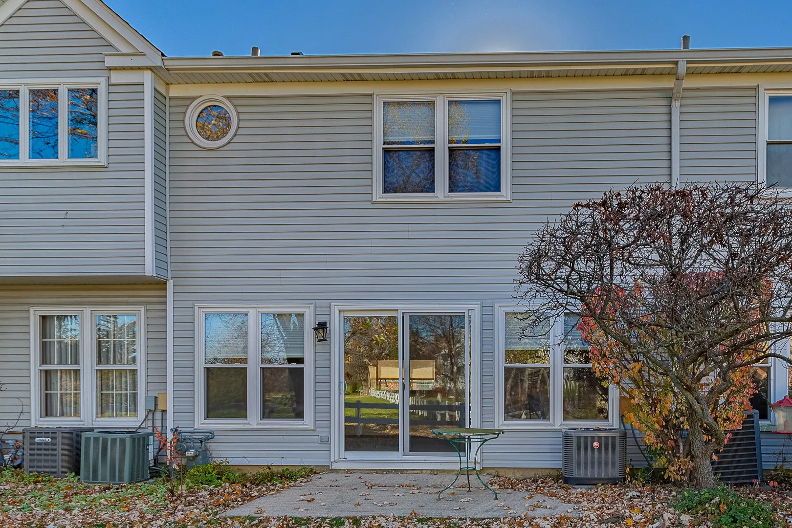 279 University Lane IL