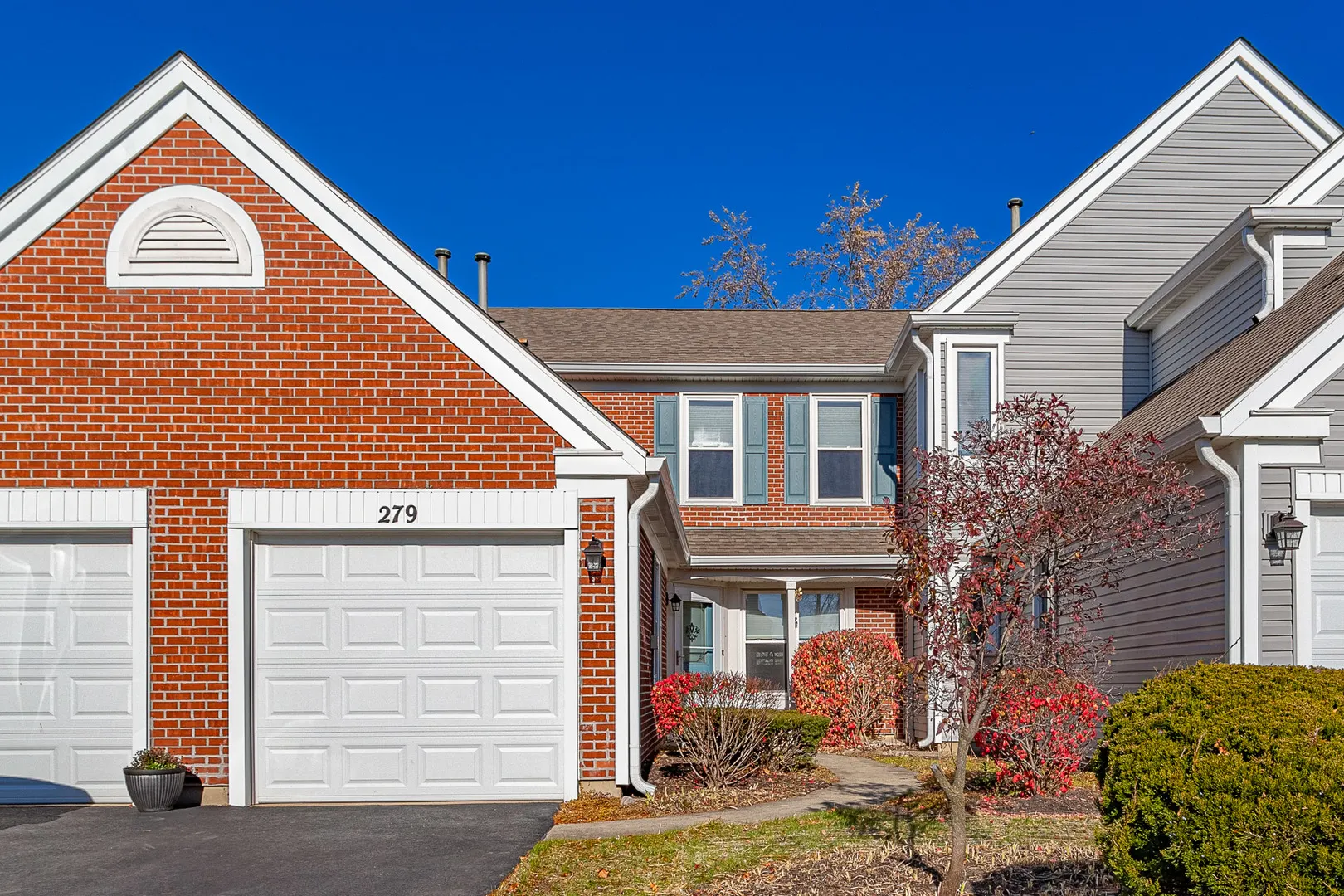279 University Lane IL
