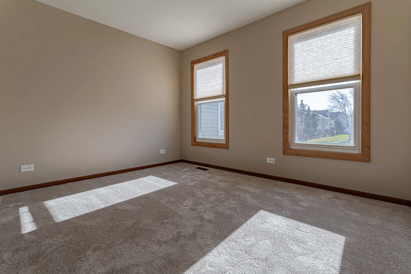279 University Lane IL
