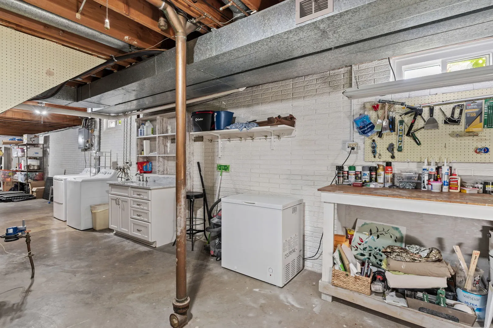 4211 WITTMAN Drive IA