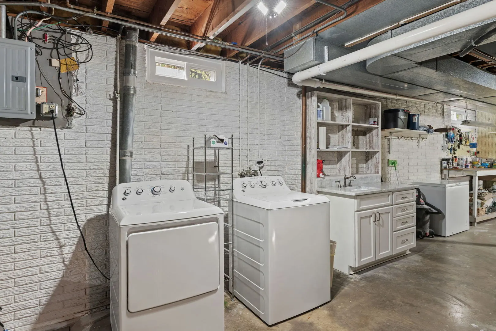 4211 WITTMAN Drive IA