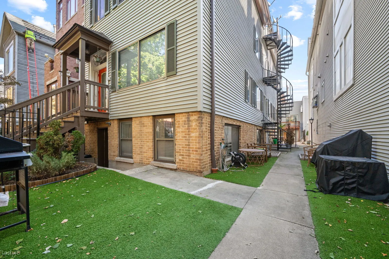 2643 N SOUTHPORT Avenue IL #1F