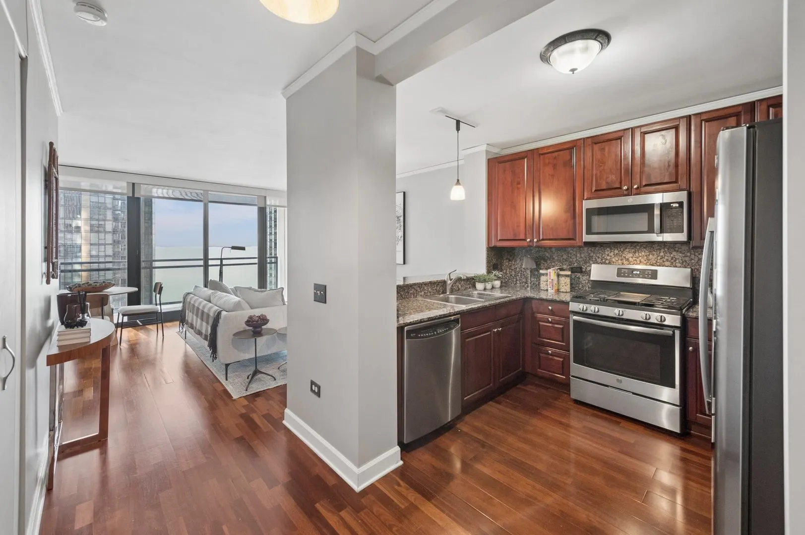 201 N Westshore Drive IL #2804
