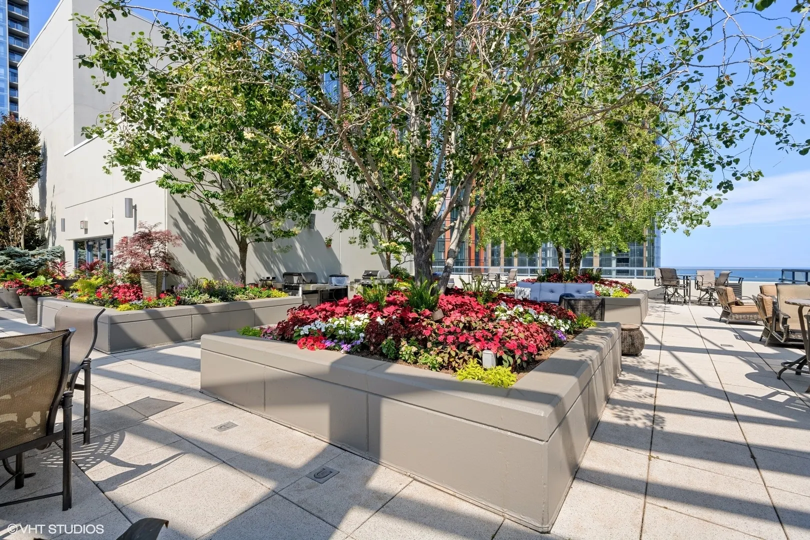 201 N Westshore Drive IL #2804