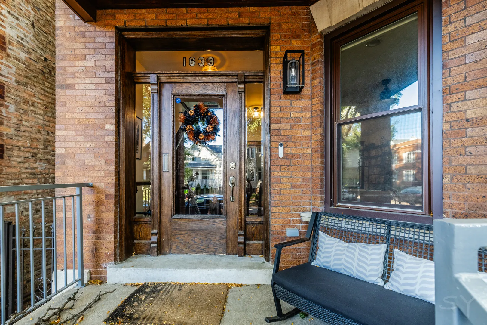 1633 W Winona Street IL