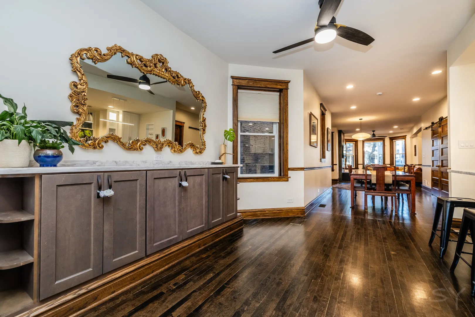 1633 W Winona Street IL