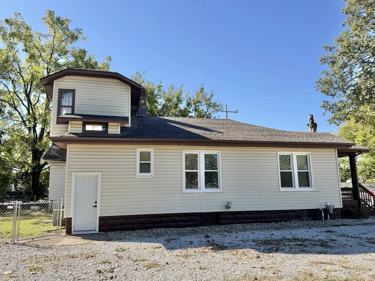 135 N James Avenue IL