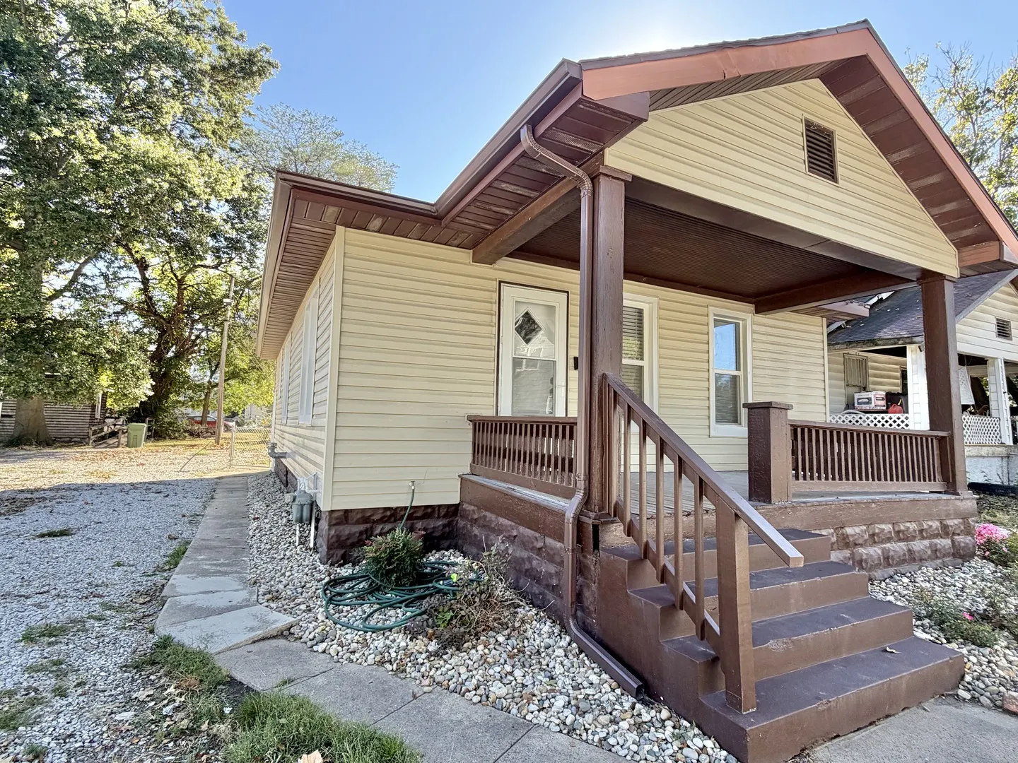 135 N James Avenue IL