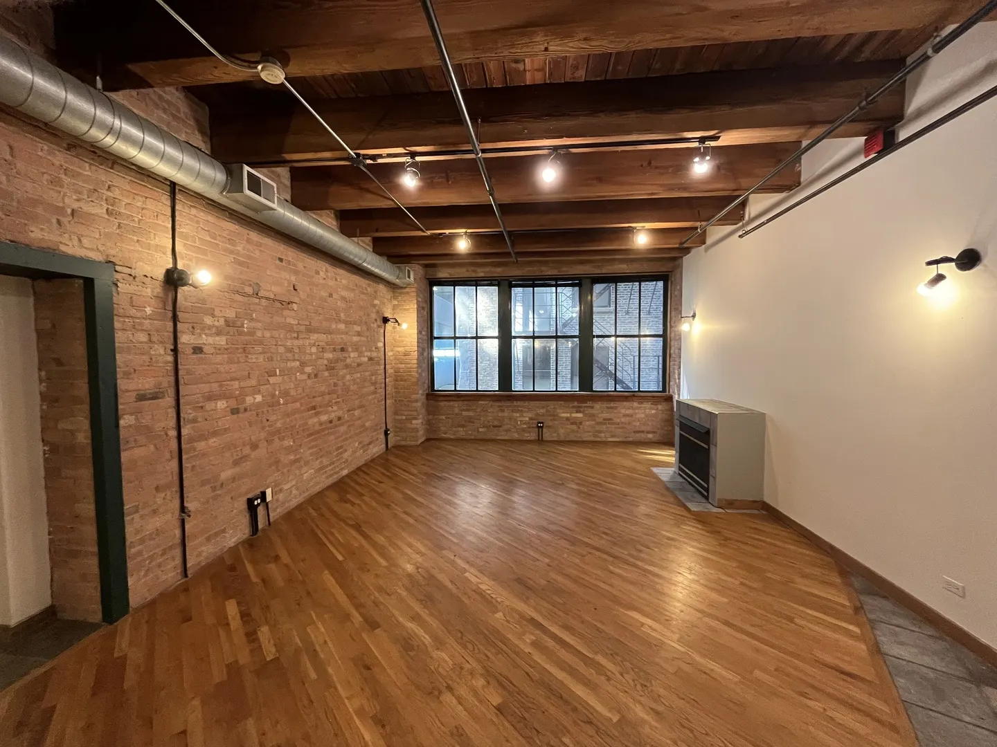 732 S Financial Place IL #410