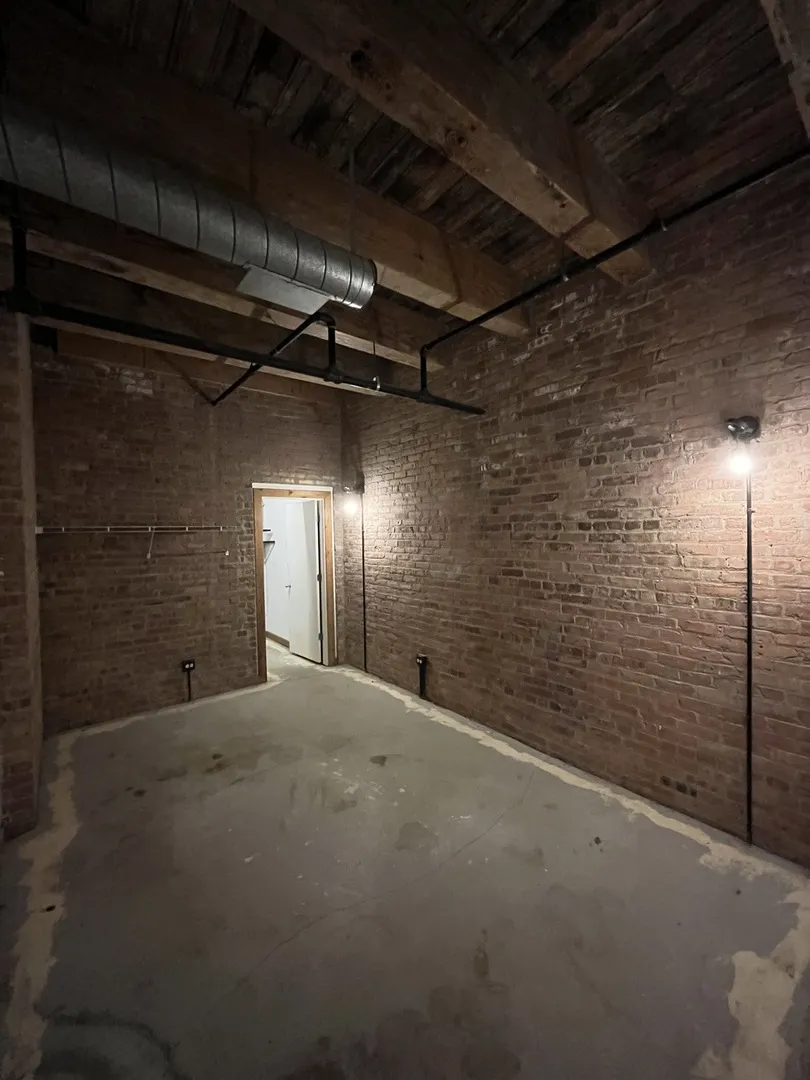 732 S Financial Place IL #410