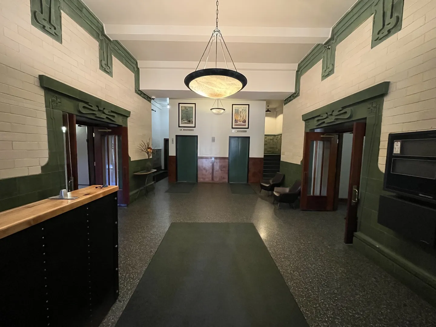 732 S Financial Place IL #410