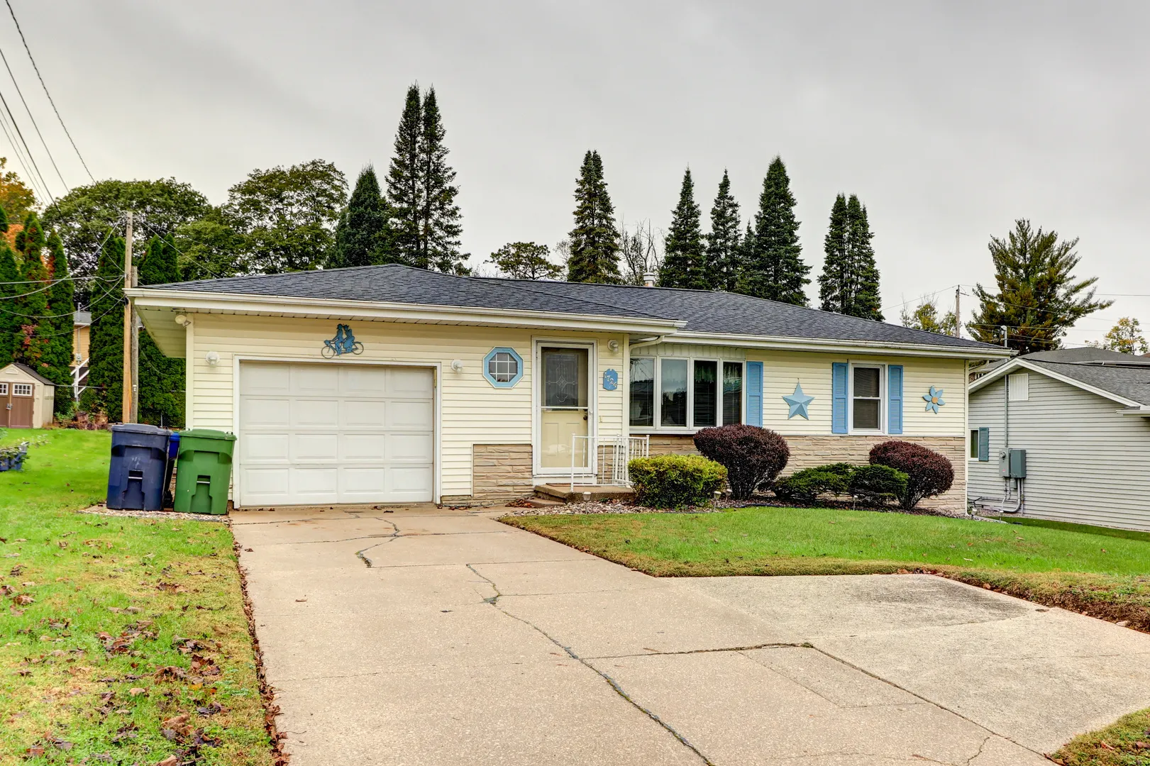 1724 N 8th Street IA