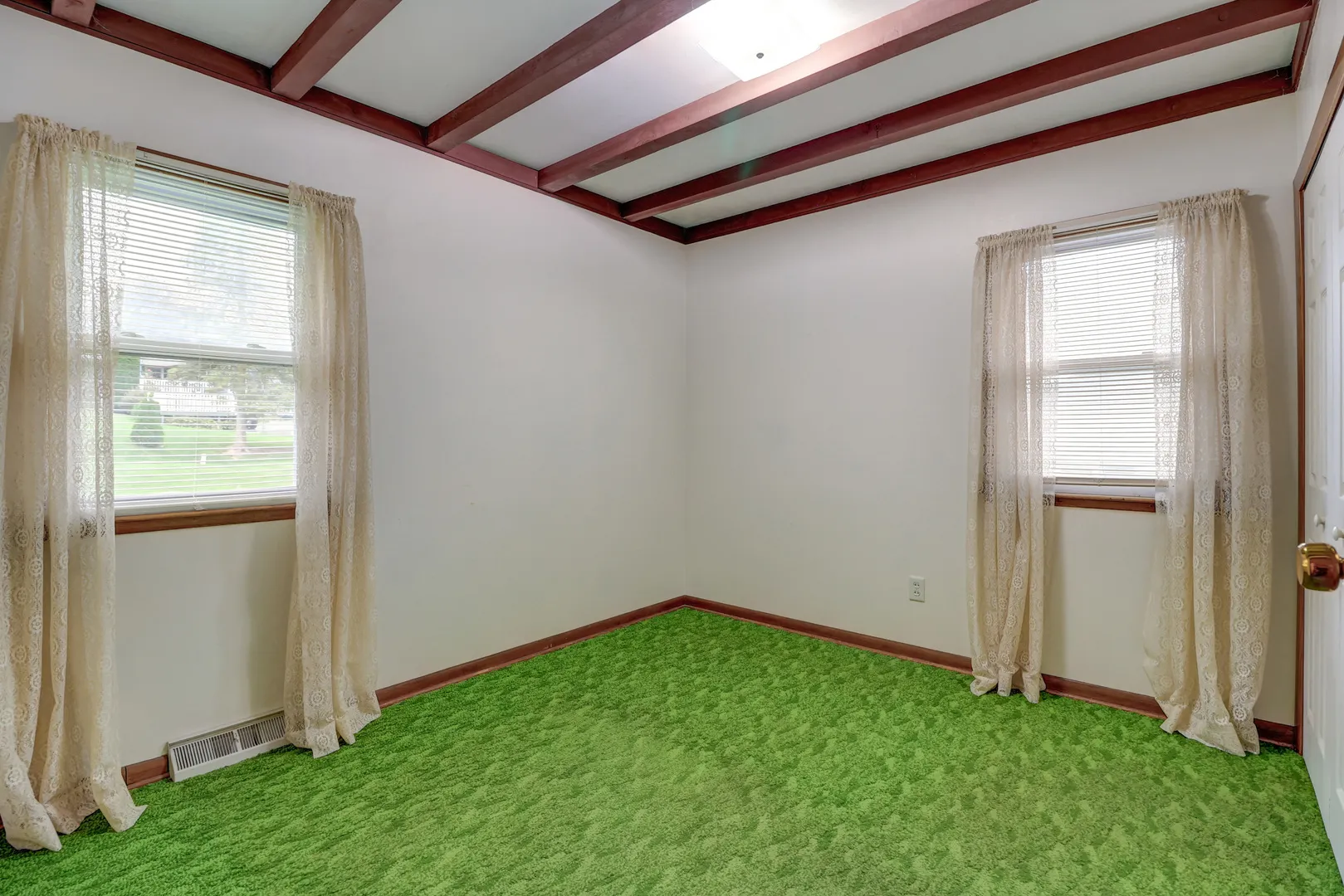 1724 N 8th Street IA