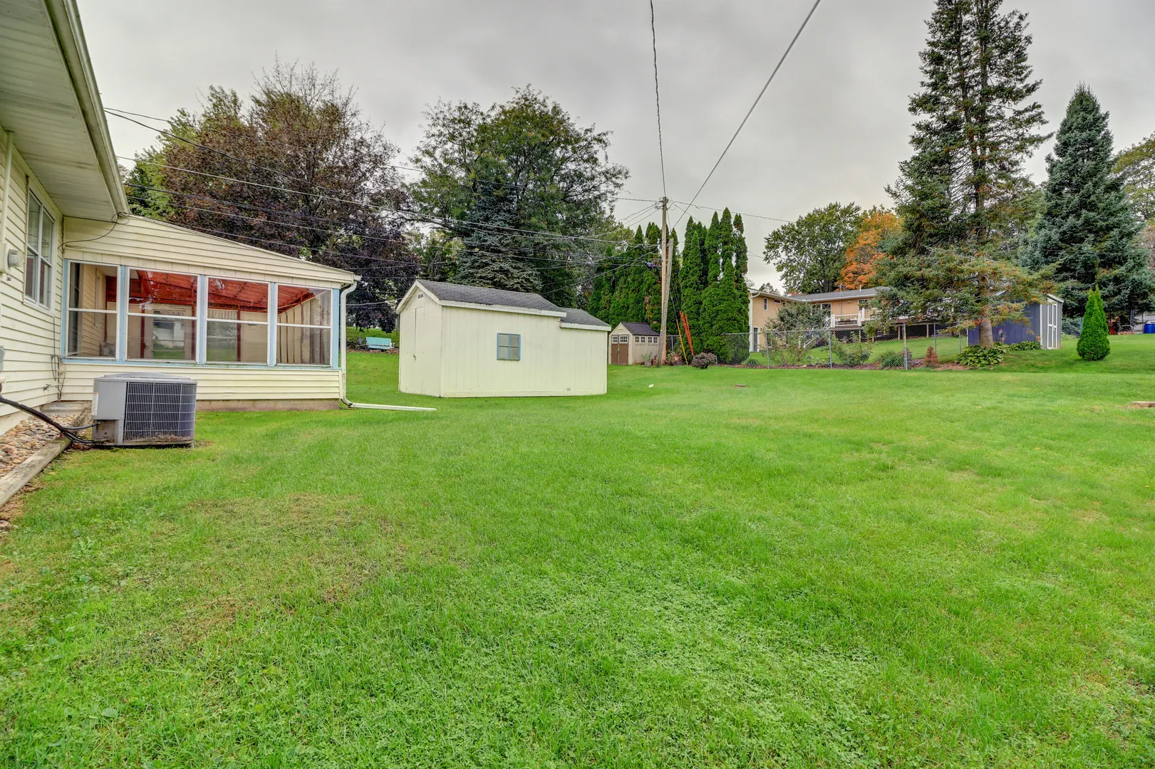 1724 N 8th Street IA