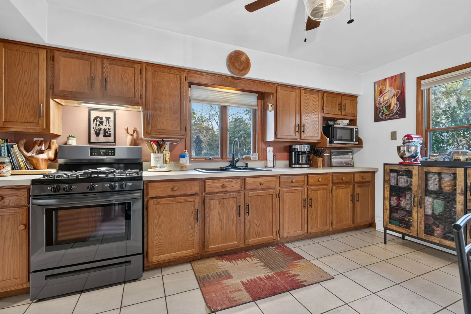 135 E 3rd Street IL