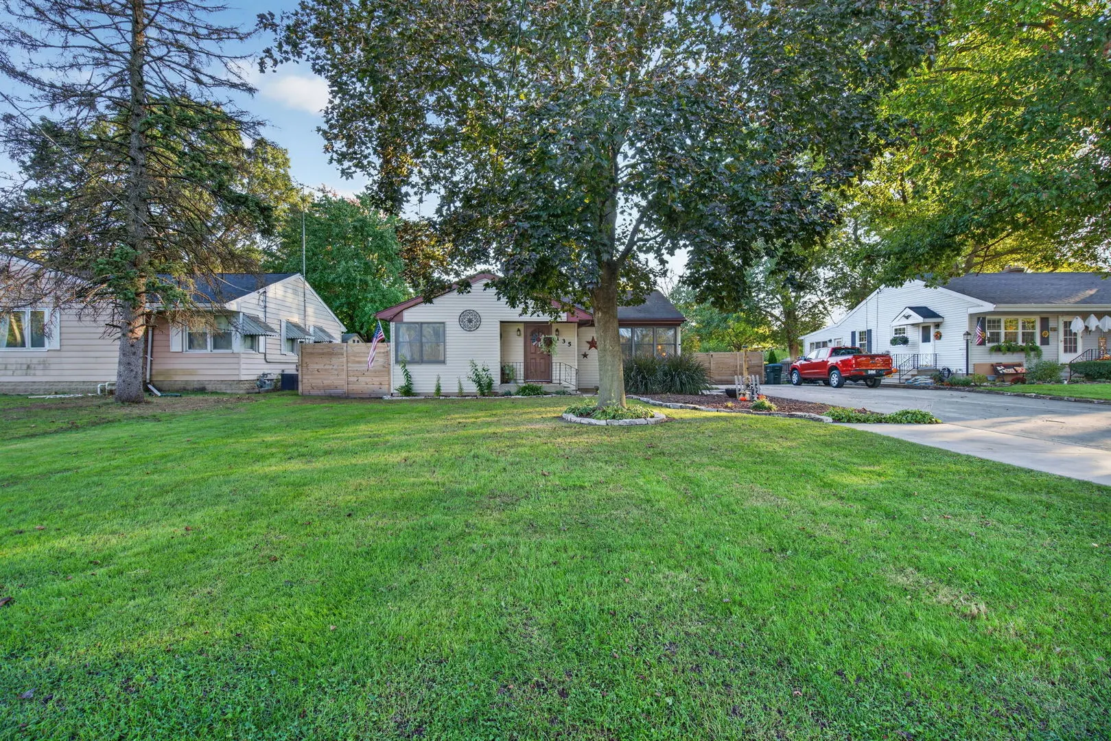 135 E 3rd Street IL