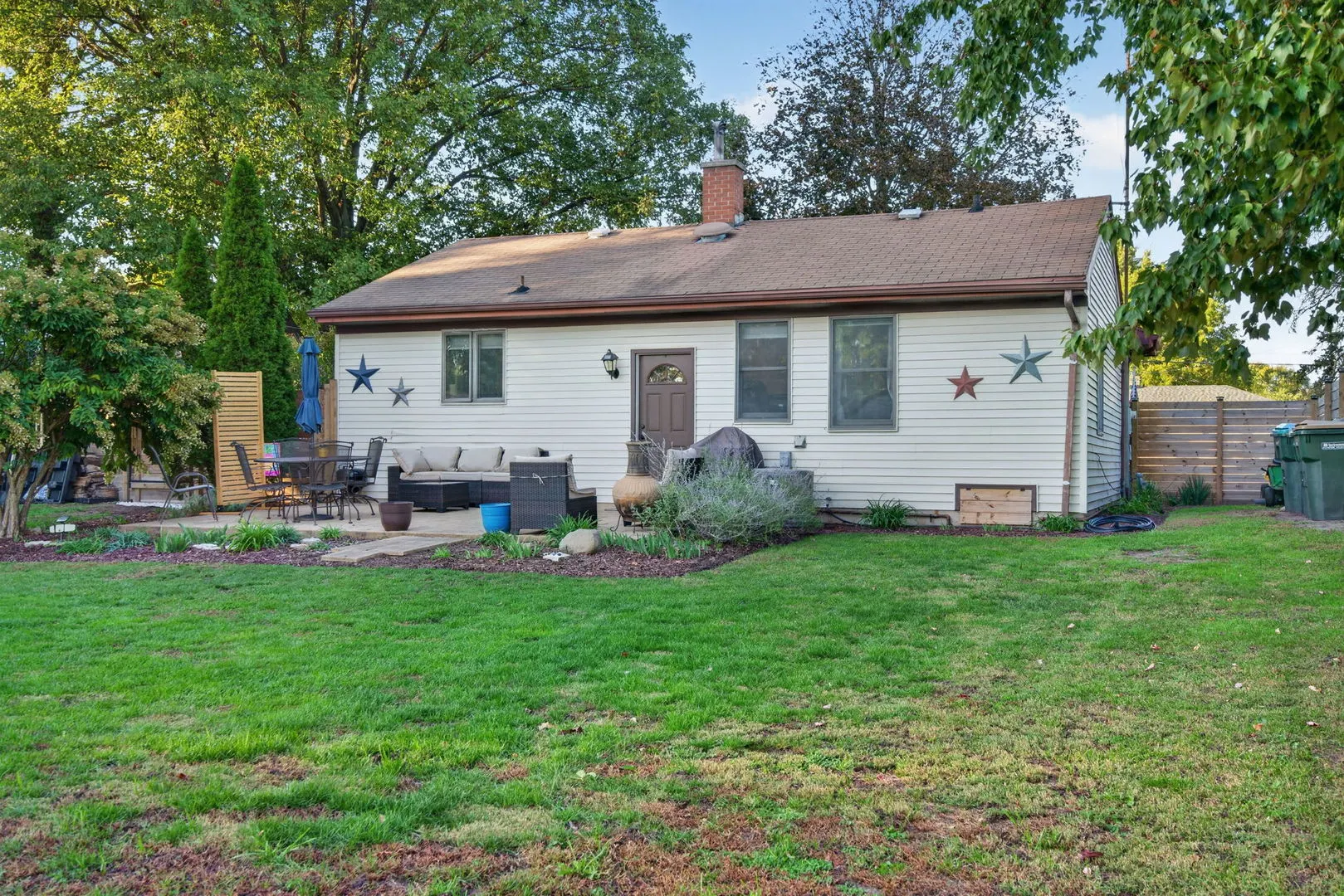 135 E 3rd Street IL