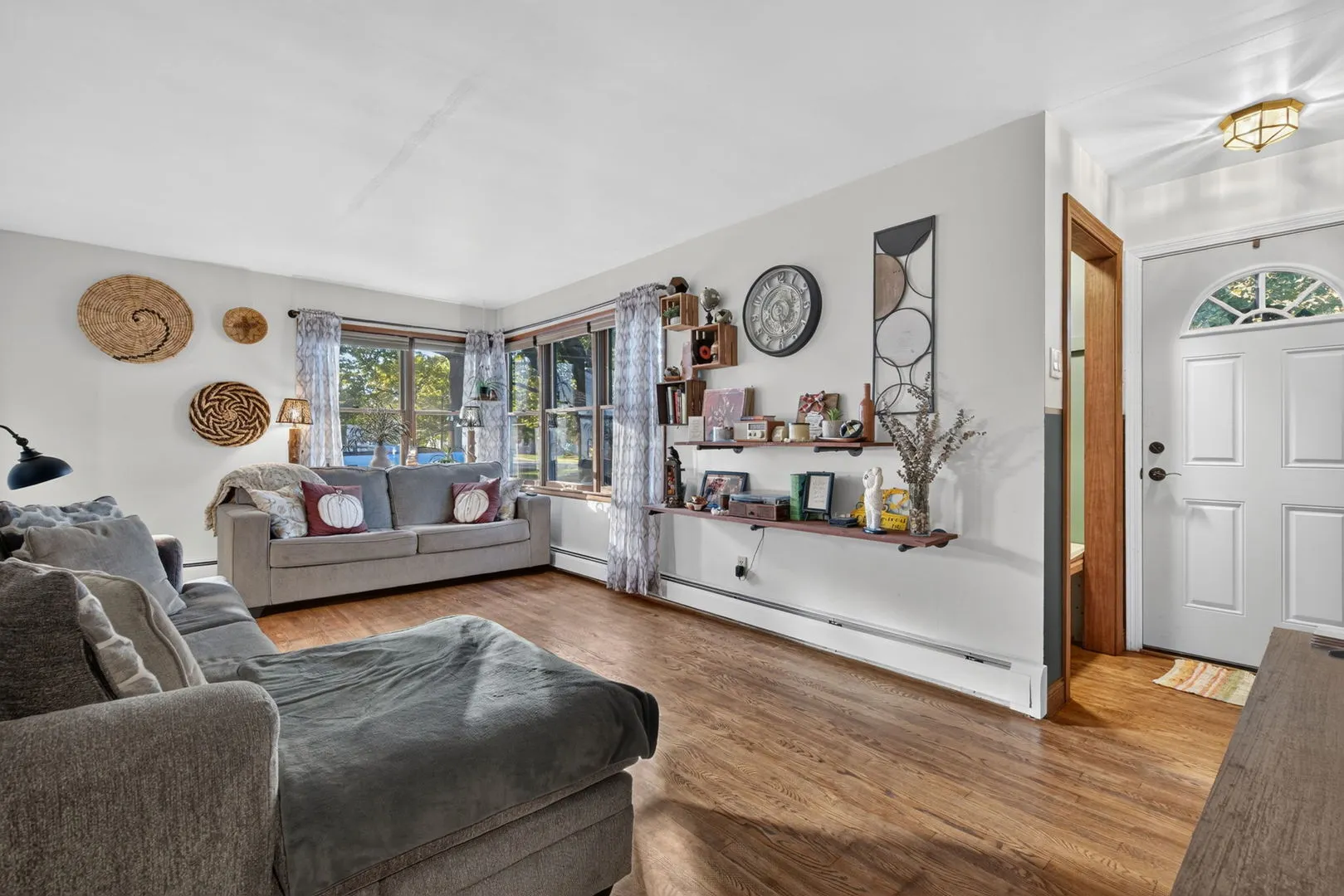 135 E 3rd Street IL
