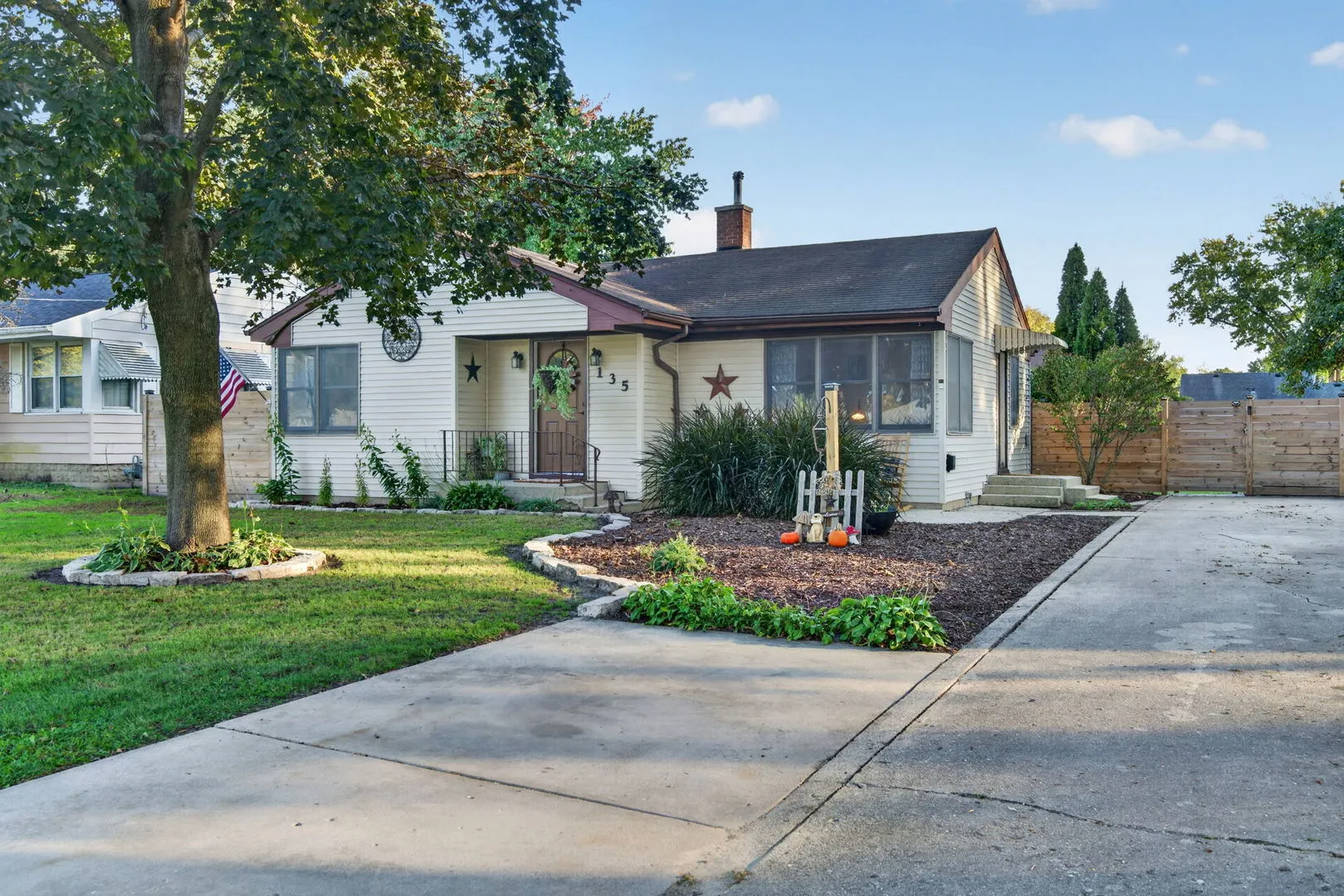 135 E 3rd Street IL