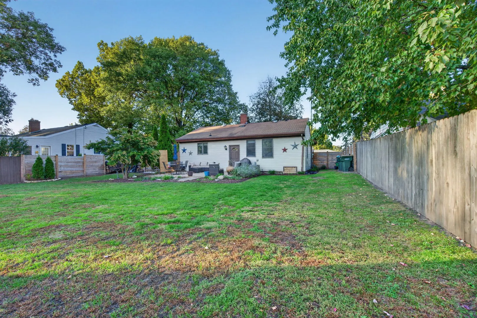 135 E 3rd Street IL