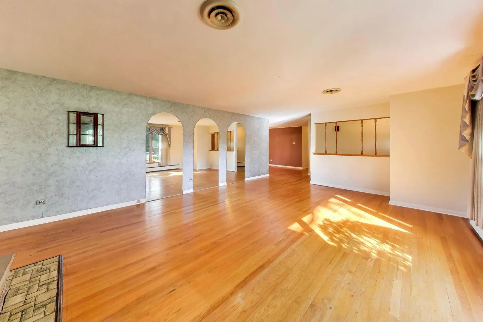 102 W Stratford Place IL