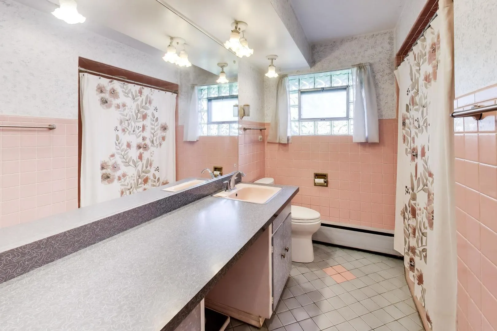 102 W Stratford Place IL