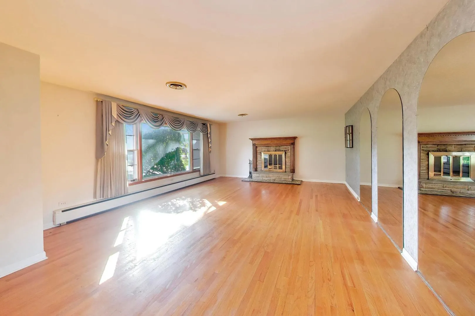 102 W Stratford Place IL