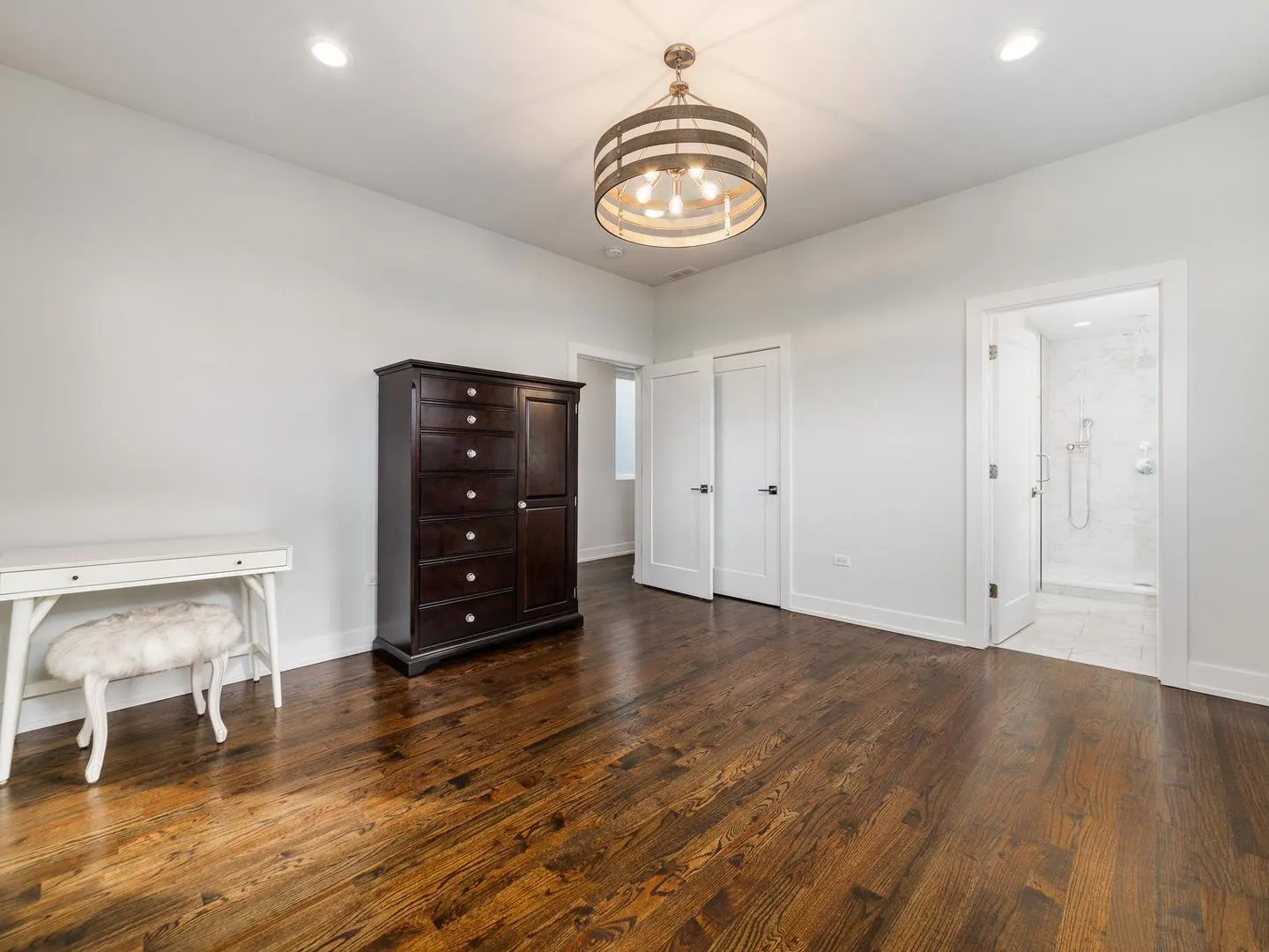 6606 S University Avenue IL #2