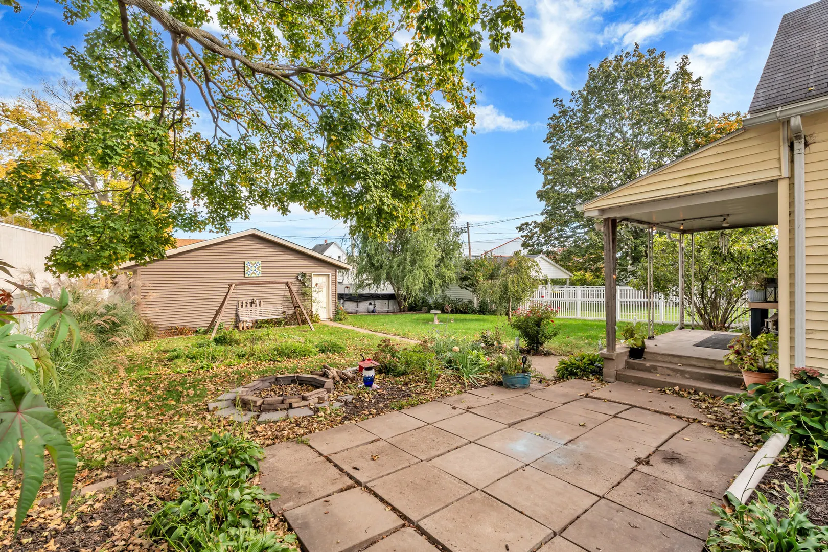 230 N College Avenue IL