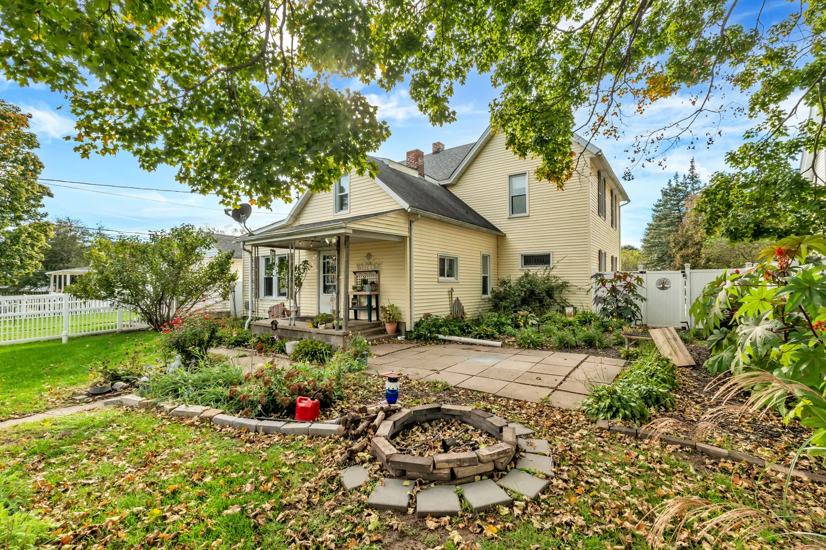 230 N College Avenue IL