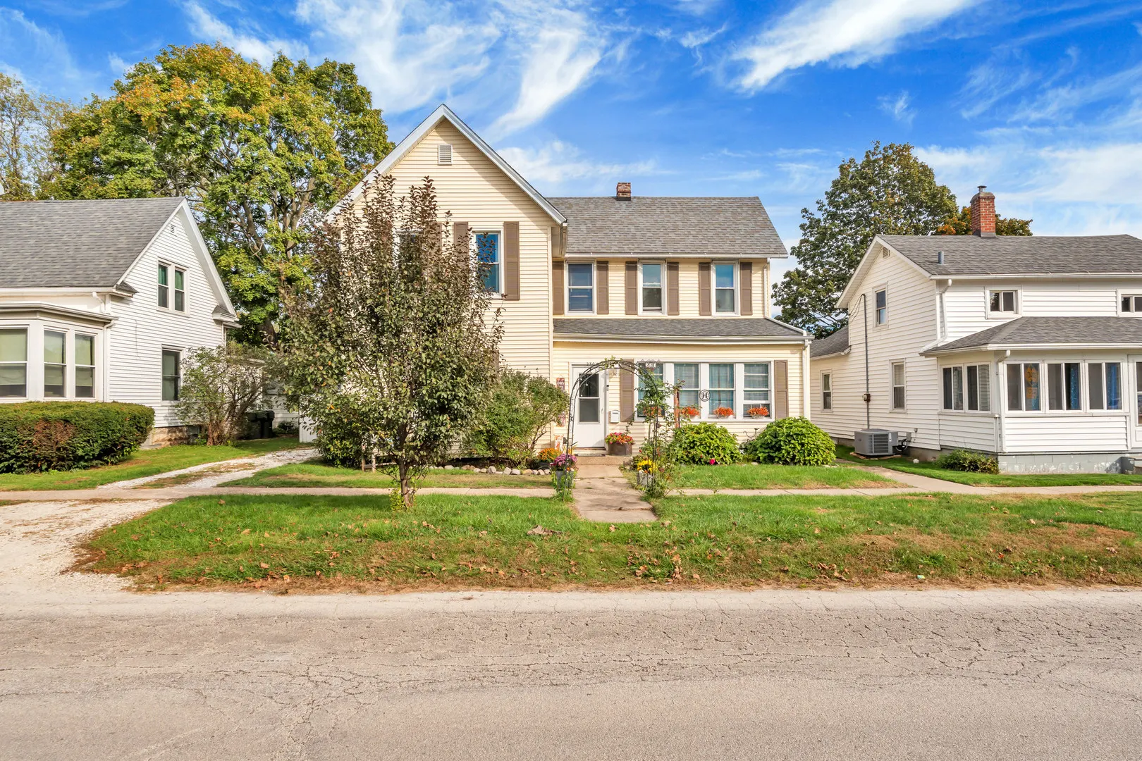 230 N College Avenue IL