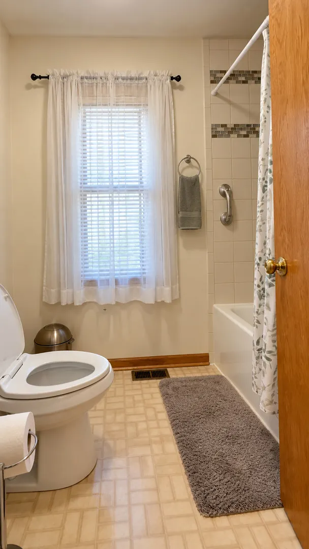 2205 JORDAN Lane IL
