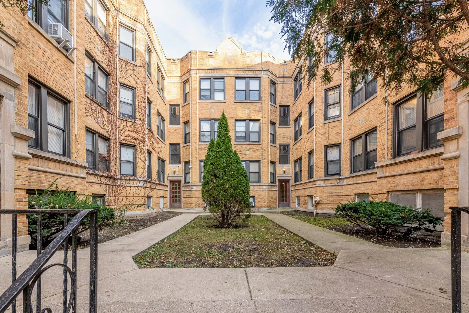 7331 N Honore Street IL #2