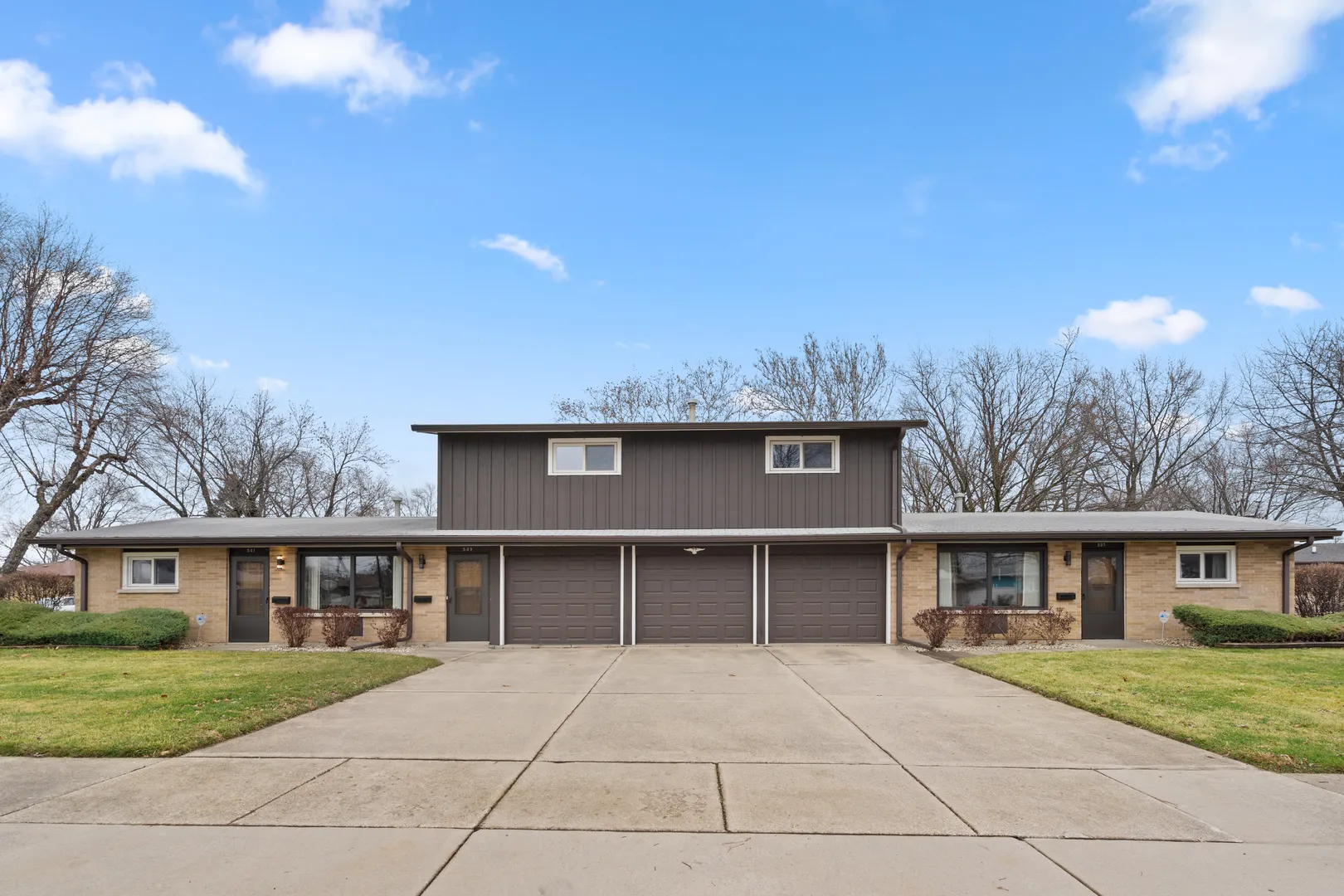 537-541 N Edgelawn Drive IL #541