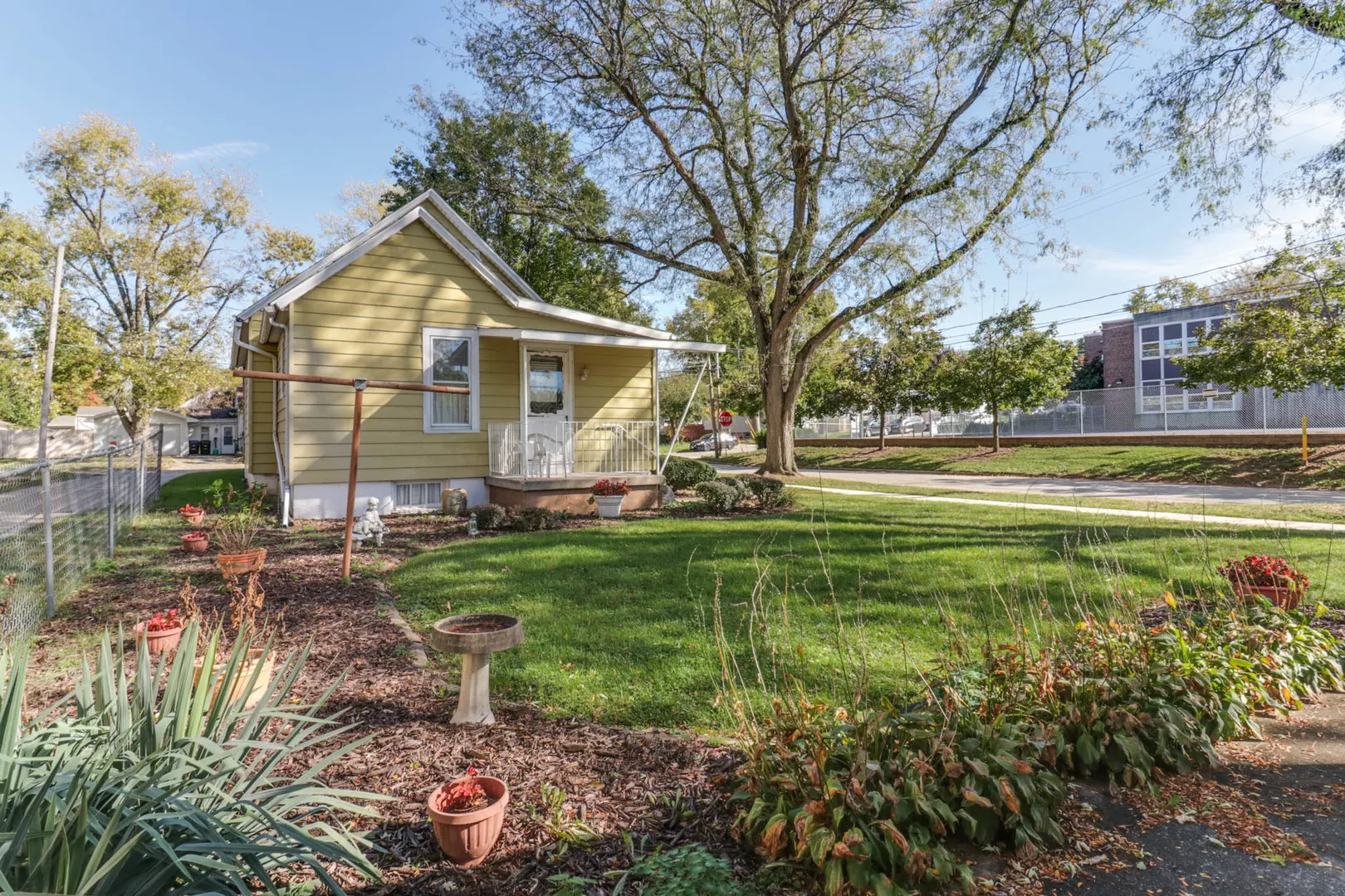 1002 N Livingston Street IL