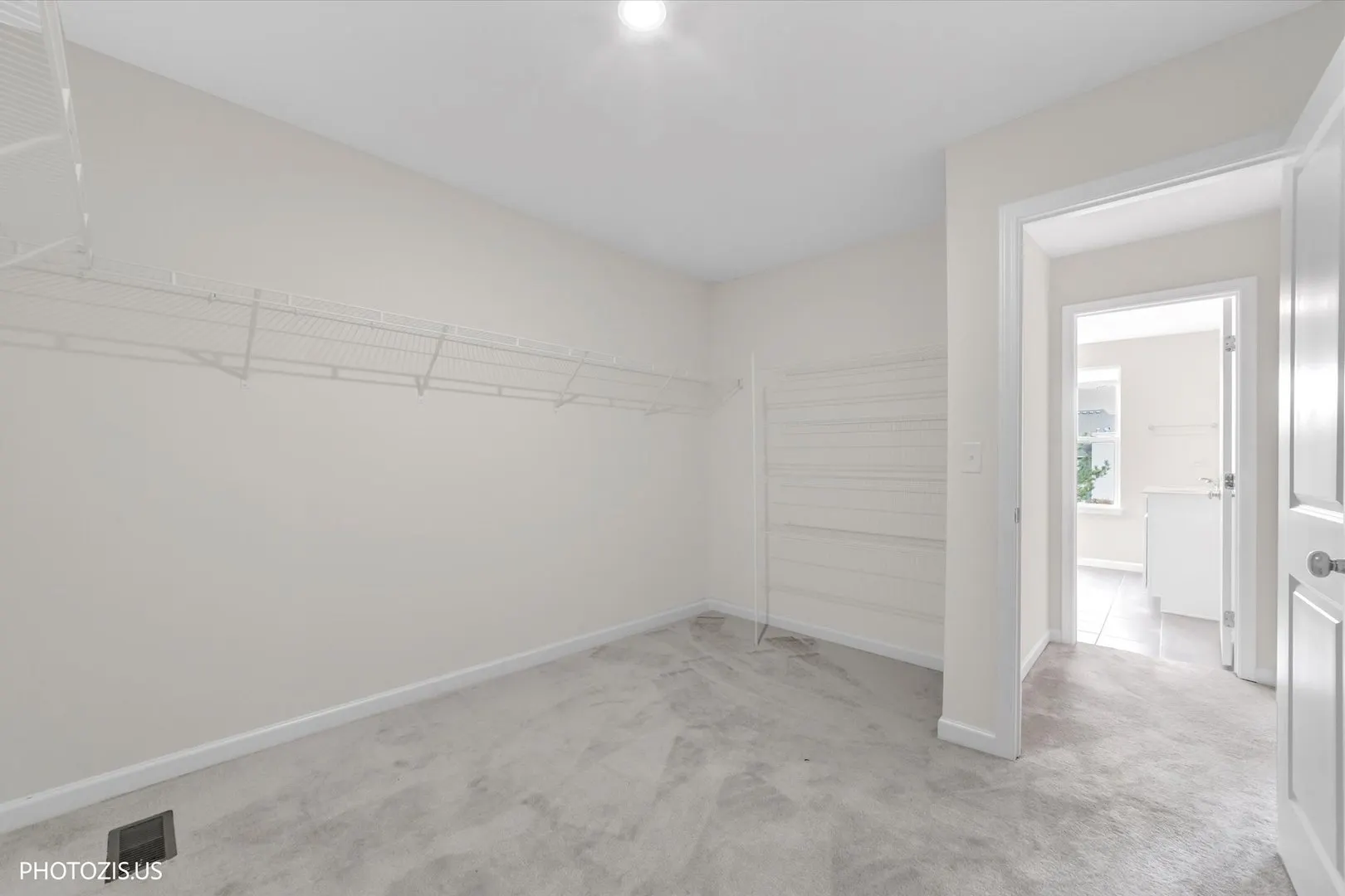 2531 Mallet Court IL