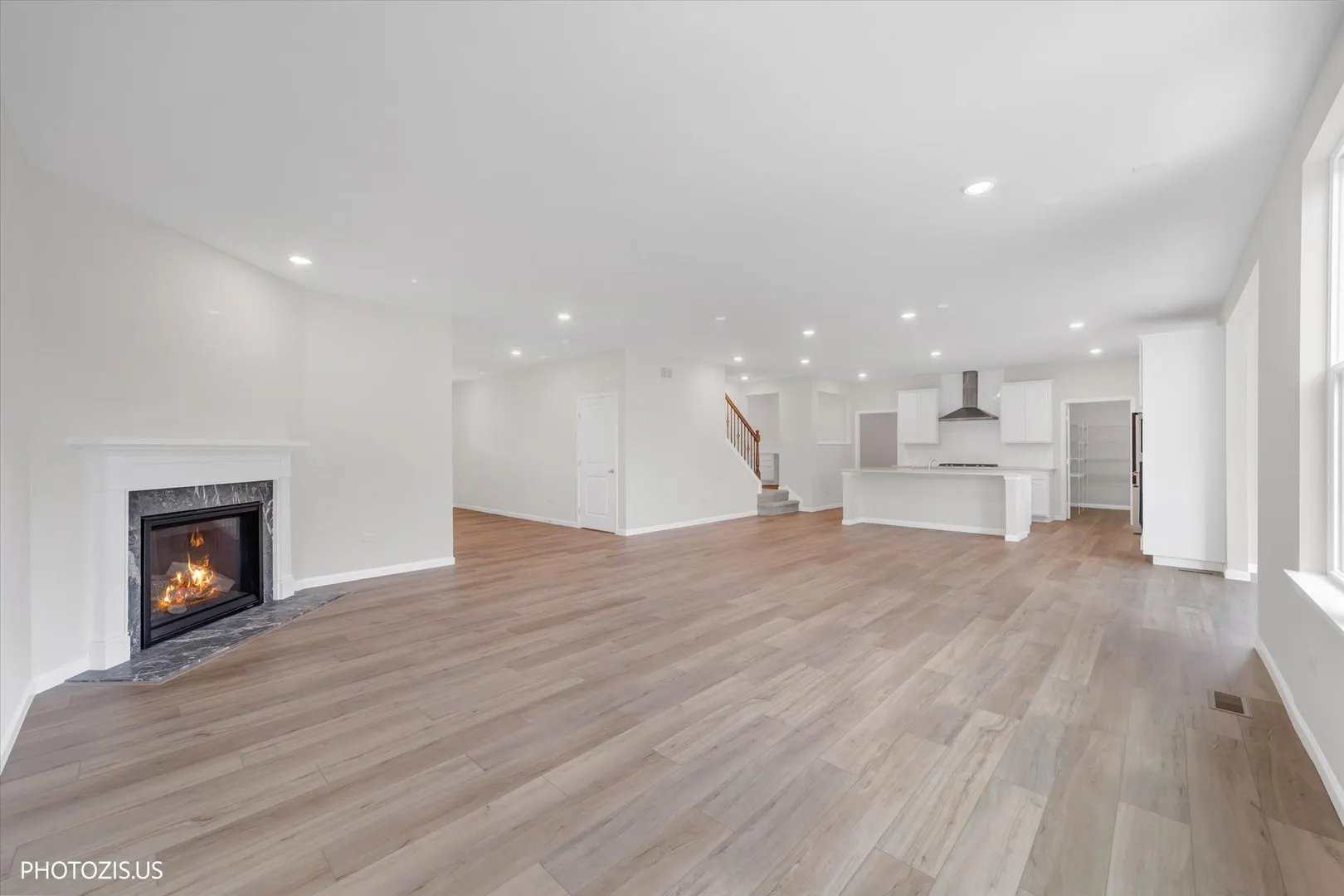 2531 Mallet Court IL