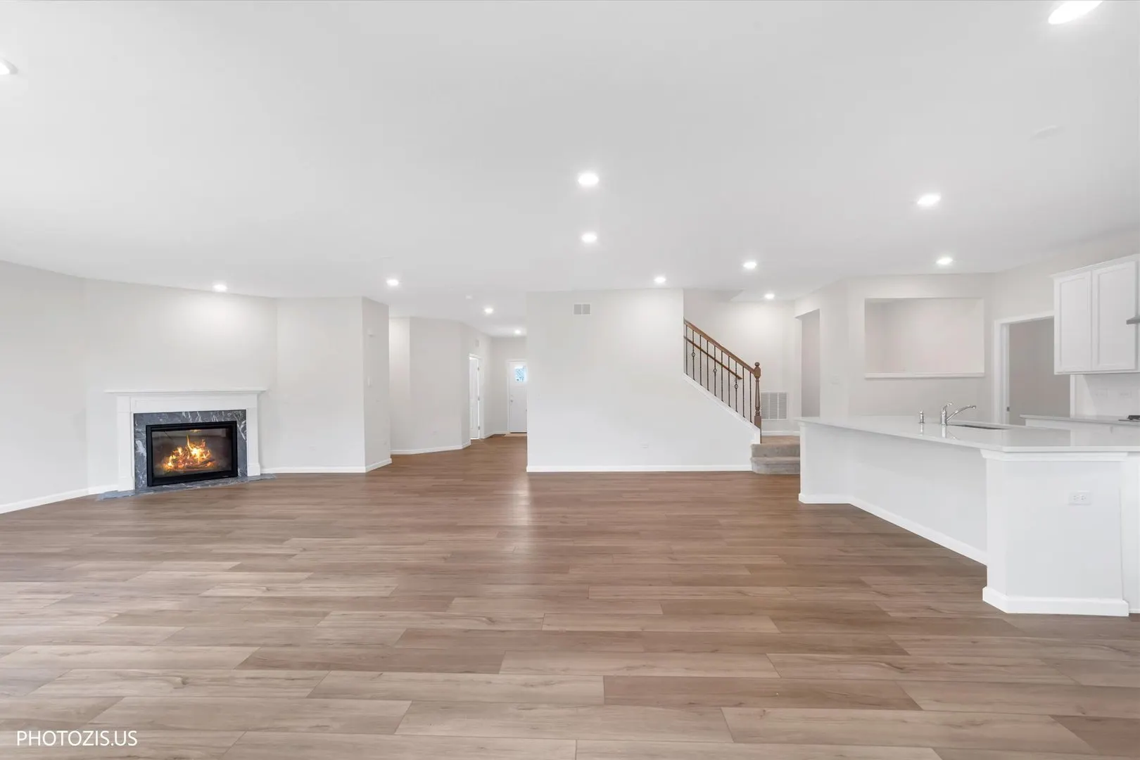 2531 Mallet Court IL