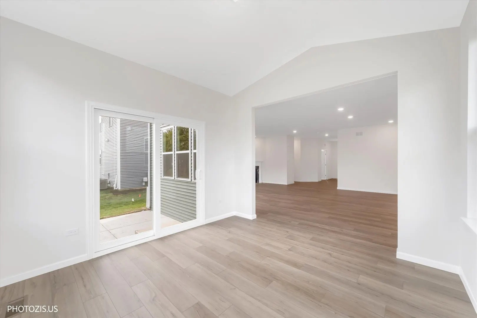 2531 Mallet Court IL