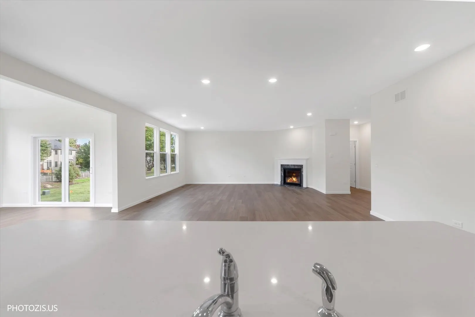 2531 Mallet Court IL